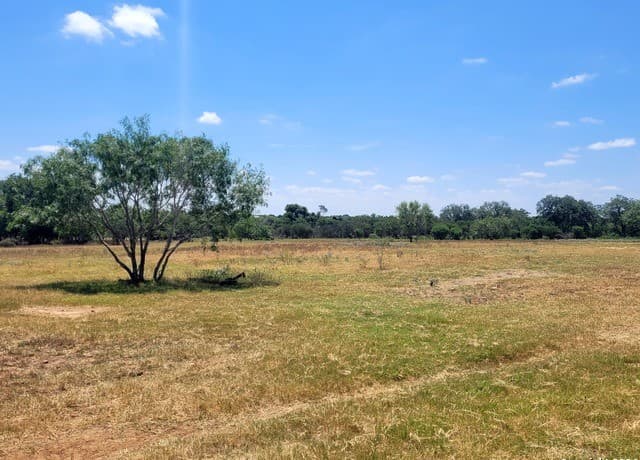 rental at LOT 4 OF 7 Bar R Lane in Floresville, TX — photo 1