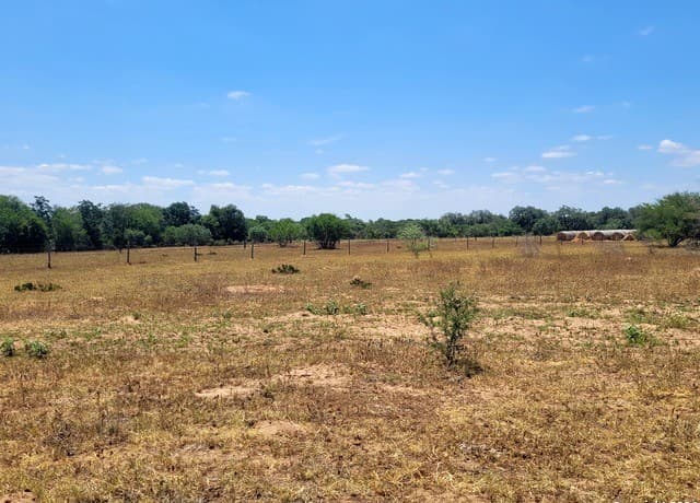 rental at LOT 4 OF 7 Bar R Lane in Floresville, TX — photo 3