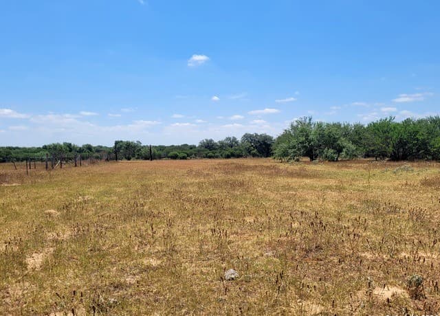 rental at LOT 4 OF 7 Bar R Lane in Floresville, TX — photo 5