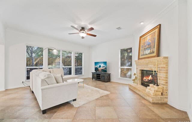 4-bedroom rental at 614 Cypress Trail in San Antonio, TX — photo 5