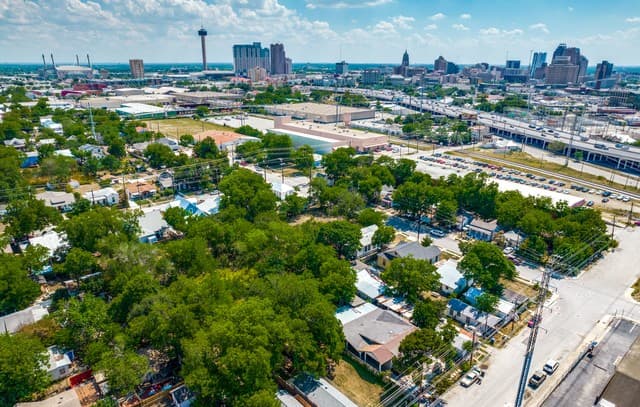 rental at 216 Sherman in San Antonio, TX — photo 5