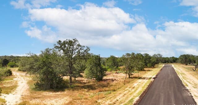 rental at 327 PR Sunset Vista Dr Lot 74 in Somerset, TX — photo 2