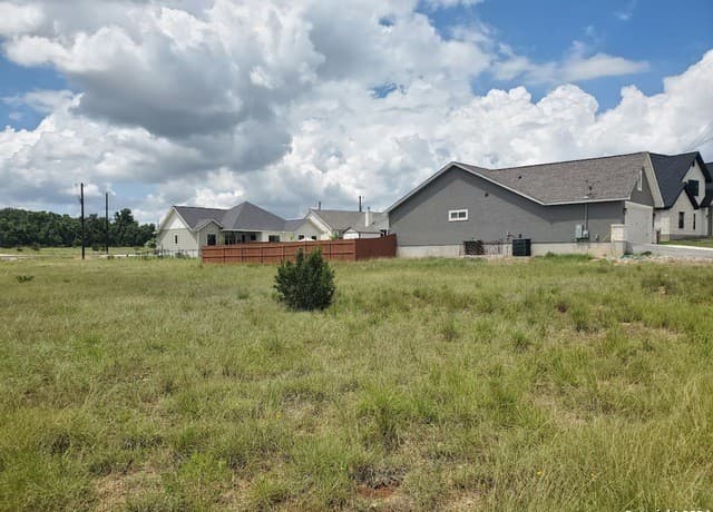 rental at 118 Warren Wallace in Blanco, TX — photo 4