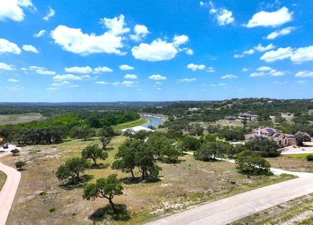 rental at 329 Arthur Ct in Spring Branch, TX — photo 2