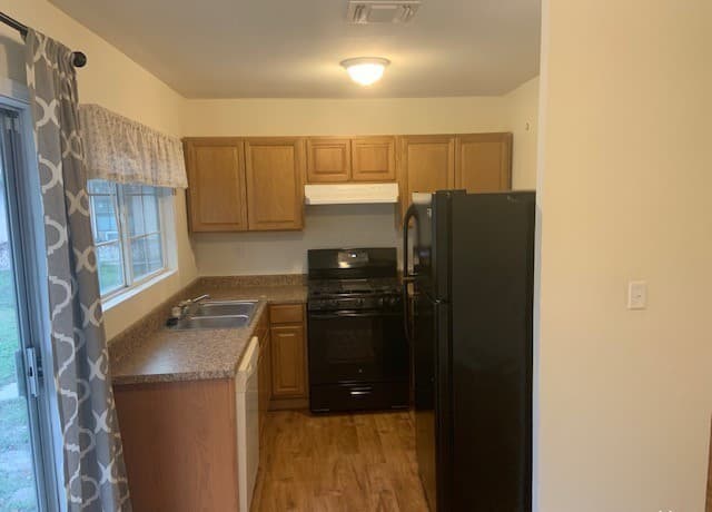 3-bedroom rental at 6022 Castle Hunt in San Antonio, TX — photo 5