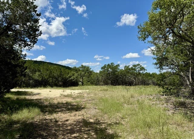 rental at LOT 264 Pr 1709 in Mico, TX — photo 2