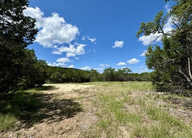 rental at LOT 264 Pr 1709 in Mico, TX — photo 3