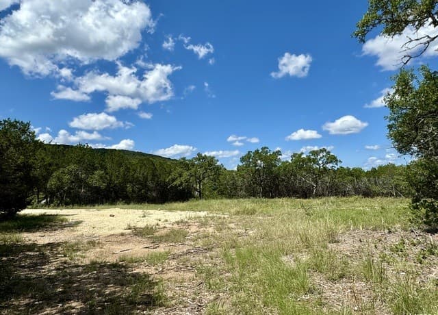 rental at LOT 264 Pr 1709 in Mico, TX — photo 4
