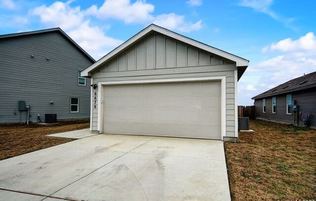 3-bedroom rental at 6670 Arid Way in San Antonio, TX — photo 1