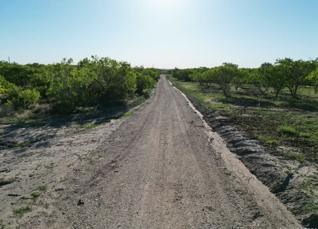 rental at 750 Cr 200 in Three Rivers, TX — photo 2