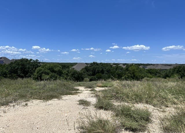 rental at 305 Tahoe Ave in San Antonio, TX — photo 1