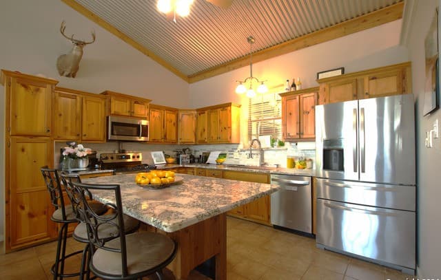 3-bedroom rental at 354 Thoroughbred in Spring Branch, TX — photo 5