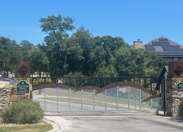 Home for sale at 20318 Bobwhite Run in San Antonio, TX — photo 2