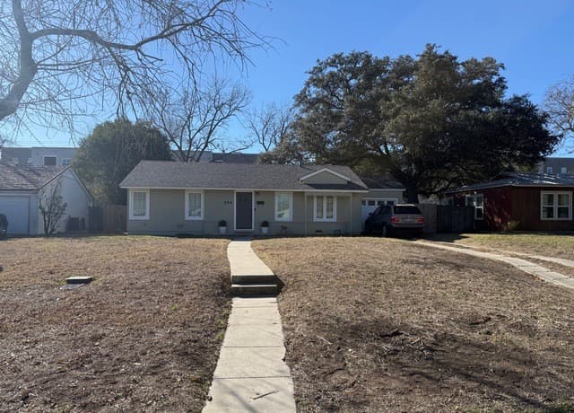 4-bedroom rental at 106 Morningside Dr in Terrell Hills, TX — photo 2