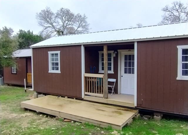 1-bedroom rental at 475 Skyline Dr in Bandera, TX — photo 2