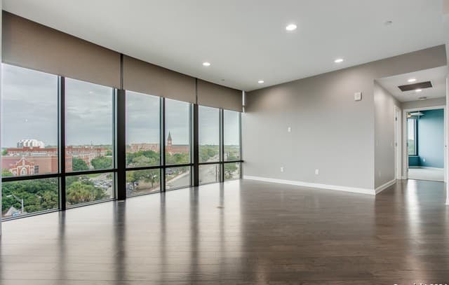 2-bedroom rental at 4242 Broadway St. Unit 504 in San Antonio, TX — photo 4