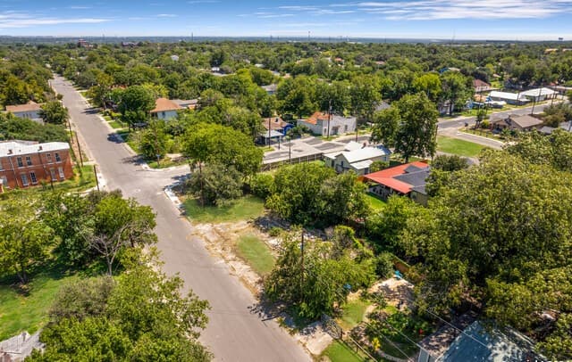 rental at 1816 Virginia Blvd in San Antonio, TX — photo 3