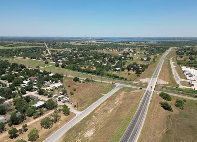 rental at 8075 Loop 1604 in Elmendorf, TX — photo 4