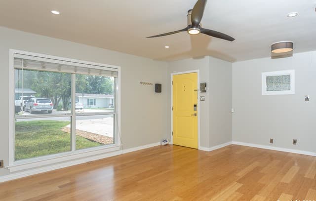 3-bedroom rental at 229 Weathercock Lane in Windcrest, TX — photo 2