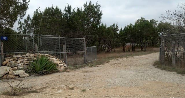 rental at 932 High Country Rd in Blanco, TX — photo 4