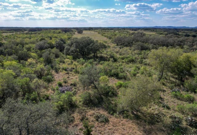 rental at 00 Utopia Forest in Dhanis, TX — photo 2