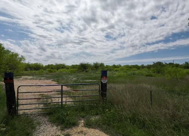 rental at 2020 Goeth Rd in San Antonio, TX — photo 1