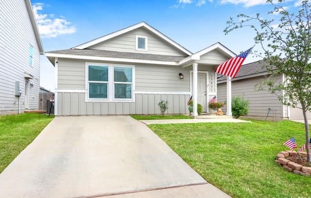 3-bedroom rental at 13831 Goat Cv in San Antonio, TX — photo 3