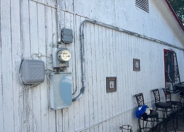 2-bedroom rental at 229 Juanita Ave in San Antonio, TX — photo 3