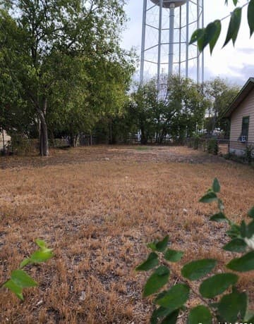 rental at 1026 W Vestal Pl in San Antonio, TX — photo 4