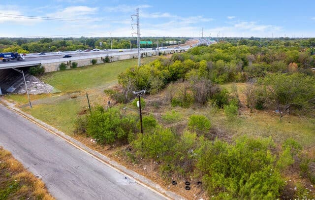 rental at 0 Driftwood Pass in San Antonio, TX — photo 3