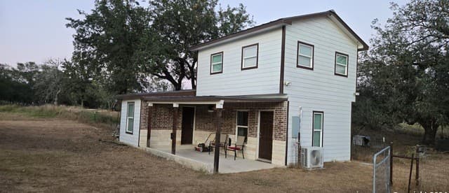 3-bedroom rental at 785 Waycross Rd in San Antonio, TX — photo 3