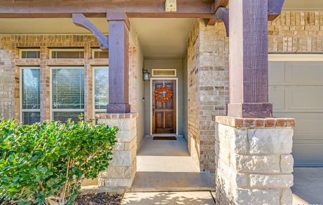 4-bedroom rental at 21911 Caprock Canyon in San Antonio, TX — photo 3