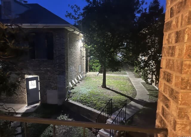 2-bedroom rental at 1819 Babcock Rd Unit 116A in San Antonio, TX — photo 2