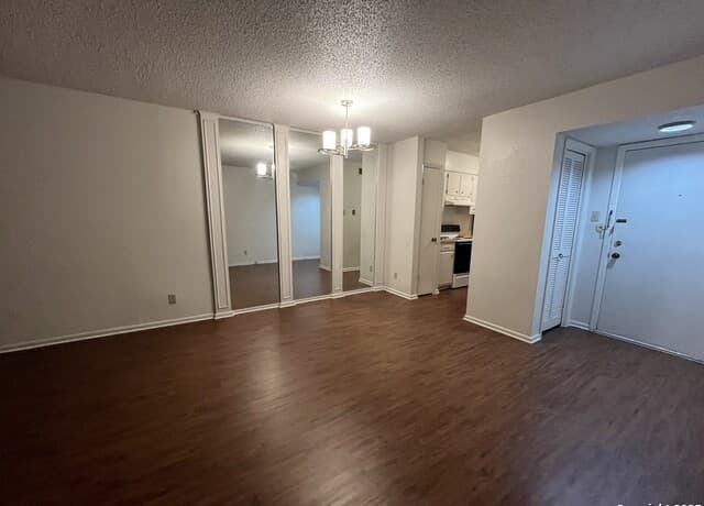 2-bedroom rental at 1819 Babcock Rd Unit 116A in San Antonio, TX — photo 4