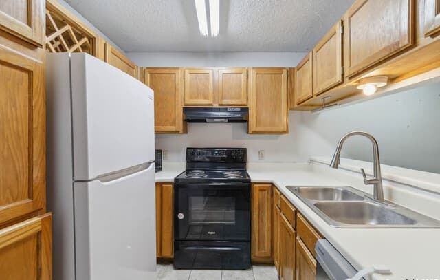 2-bedroom rental at 5322 Medical Dr Unit B-203 in San Antonio, TX — photo 3