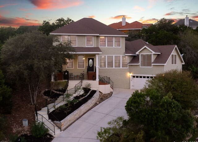 5-bedroom rental at 11229 Cave Creek in Helotes, TX — photo 2
