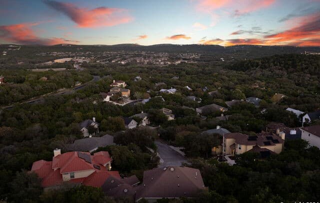 5-bedroom rental at 11229 Cave Creek in Helotes, TX — photo 4