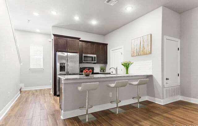 2-bedroom rental at 3067 View Ridge Dr Unit 3 in Spring Branch, TX — photo 2