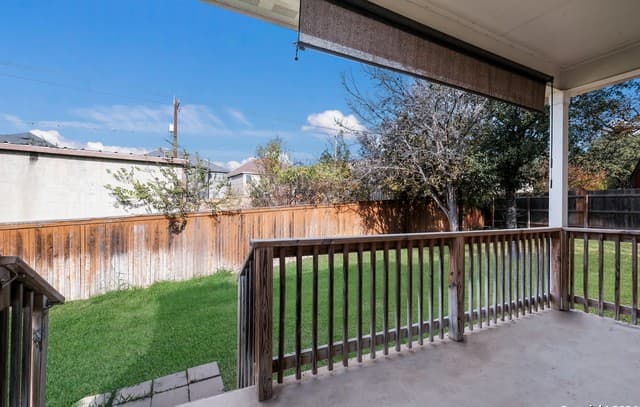 4-bedroom rental at 7530 Cove Way in San Antonio, TX — photo 2