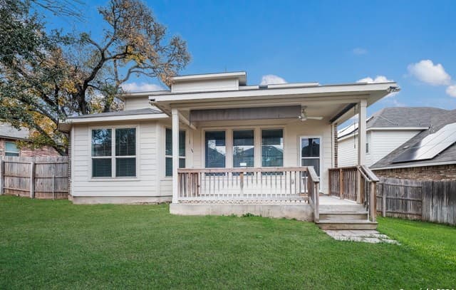 4-bedroom rental at 7530 Cove Way in San Antonio, TX — photo 4