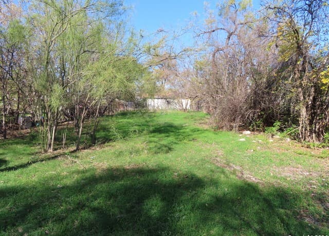 rental at 4015 W Salinas in San Antonio, TX — photo 2