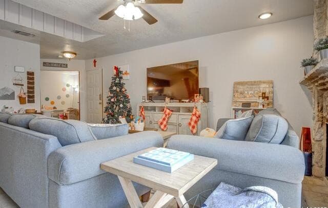 3-bedroom rental at 4107 Medical Dr Unit 1205 in San Antonio, TX — photo 3