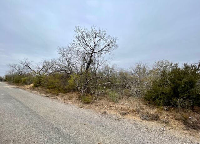 rental at LOT 31 County Road 1628 in Moore, TX — photo 4