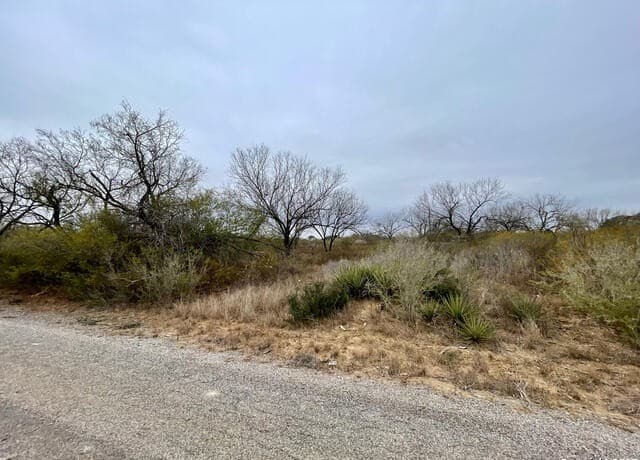 rental at LOT 31 County Road 1628 in Moore, TX — photo 5