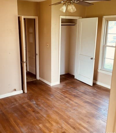 3-bedroom rental at 524 E St in Floresville, TX — photo 4
