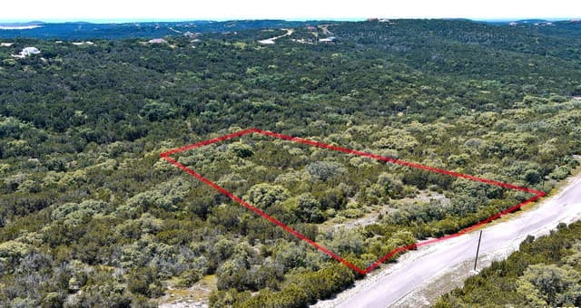 rental at 436 County Road 2763 in Mico, TX — photo 3