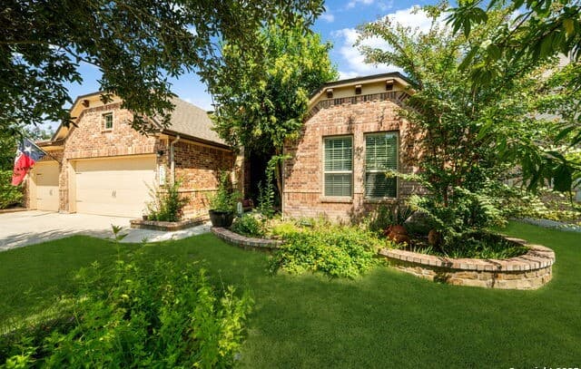 4-bedroom rental at 29010 Bettina in Boerne, TX — photo 3