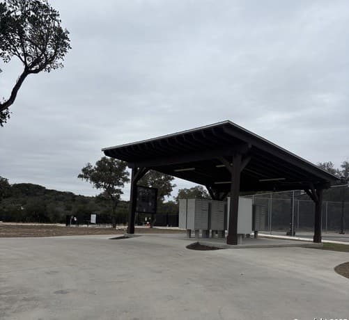 rental at 341 Pr 1746 in Mico, TX — photo 4