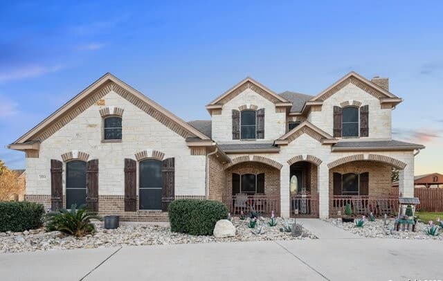 5-bedroom home for sale at 6904 Laura Hts in Schertz TX