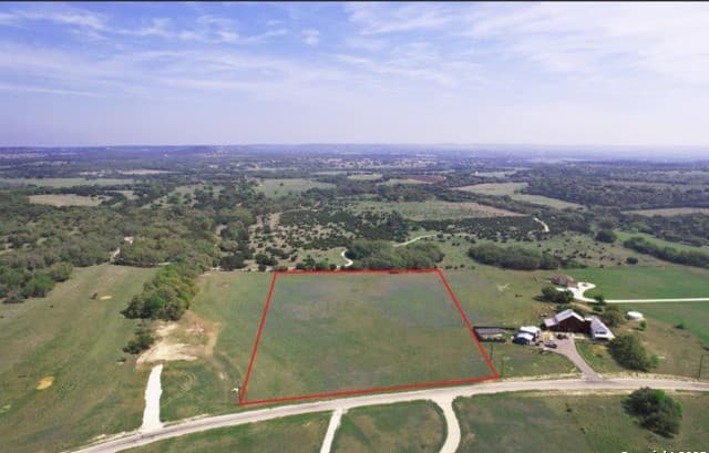 rental at 348 Lipan Apache in Blanco, TX — photo 2